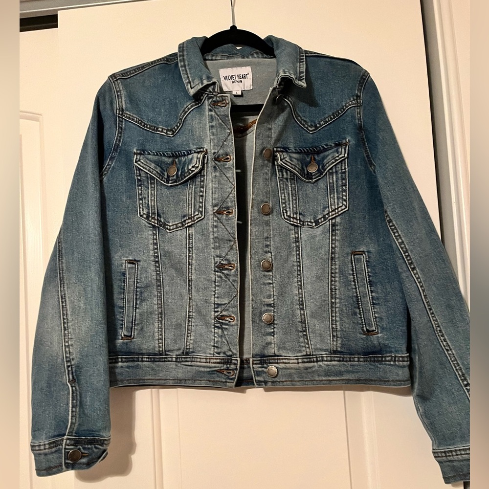 SOLD ❌ Velvet heart denim medium wash denim jacket size large